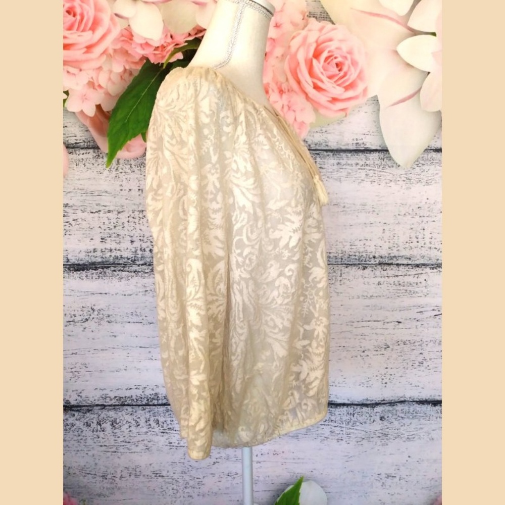 Chico's Cream Gold Metallic Lace Top Size 1 (M/8) - Picture 6 of 8